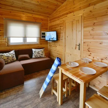 Single-story Homes With A Terrace, Pool בית נופש